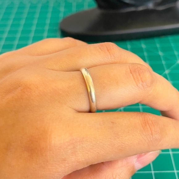 Jewelry - Sterling silver band size 7 ring
